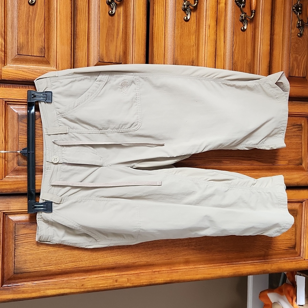 Womens  North Face capris